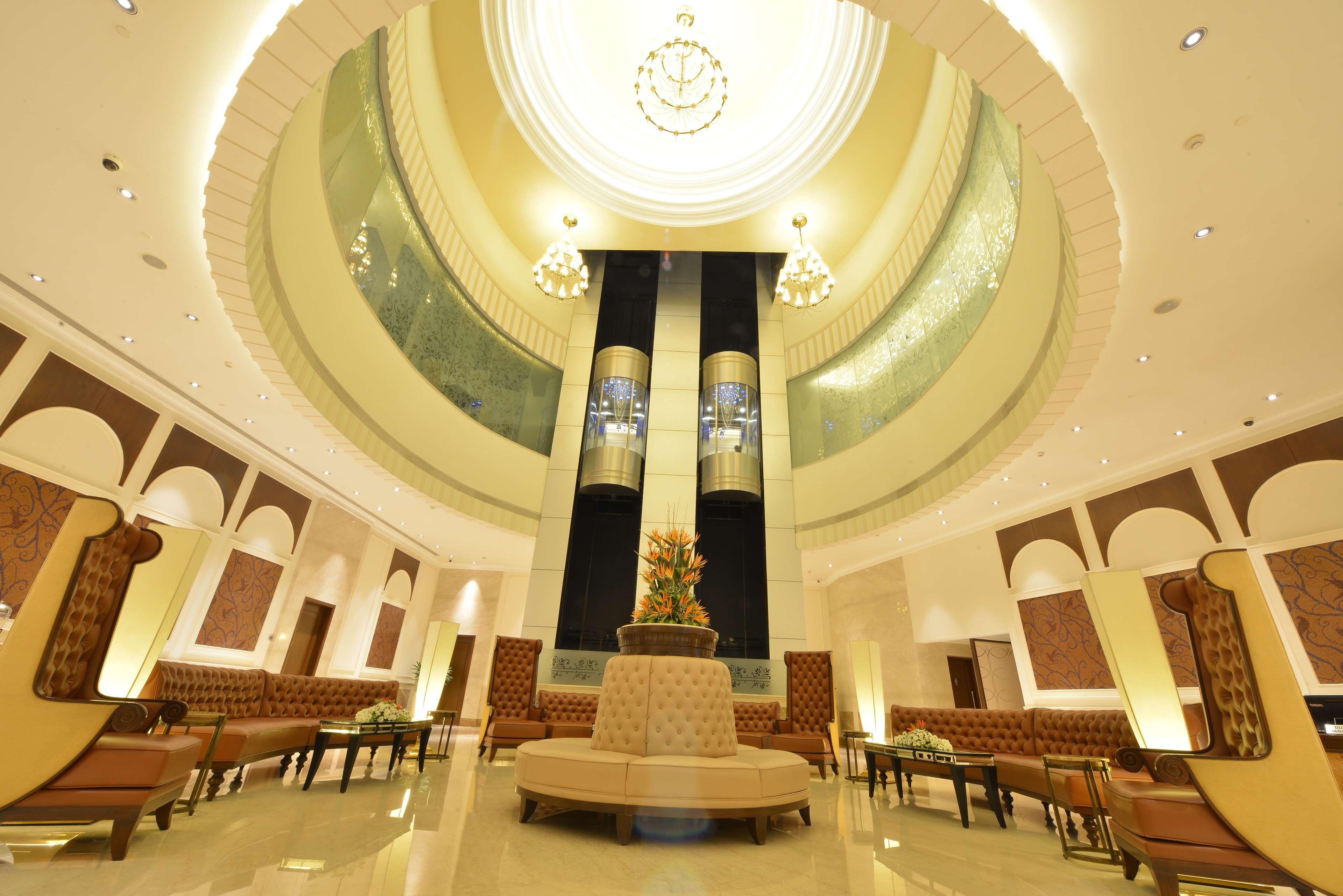 Ramada Plaza Chennai Otel Dış mekan fotoğraf Lobby