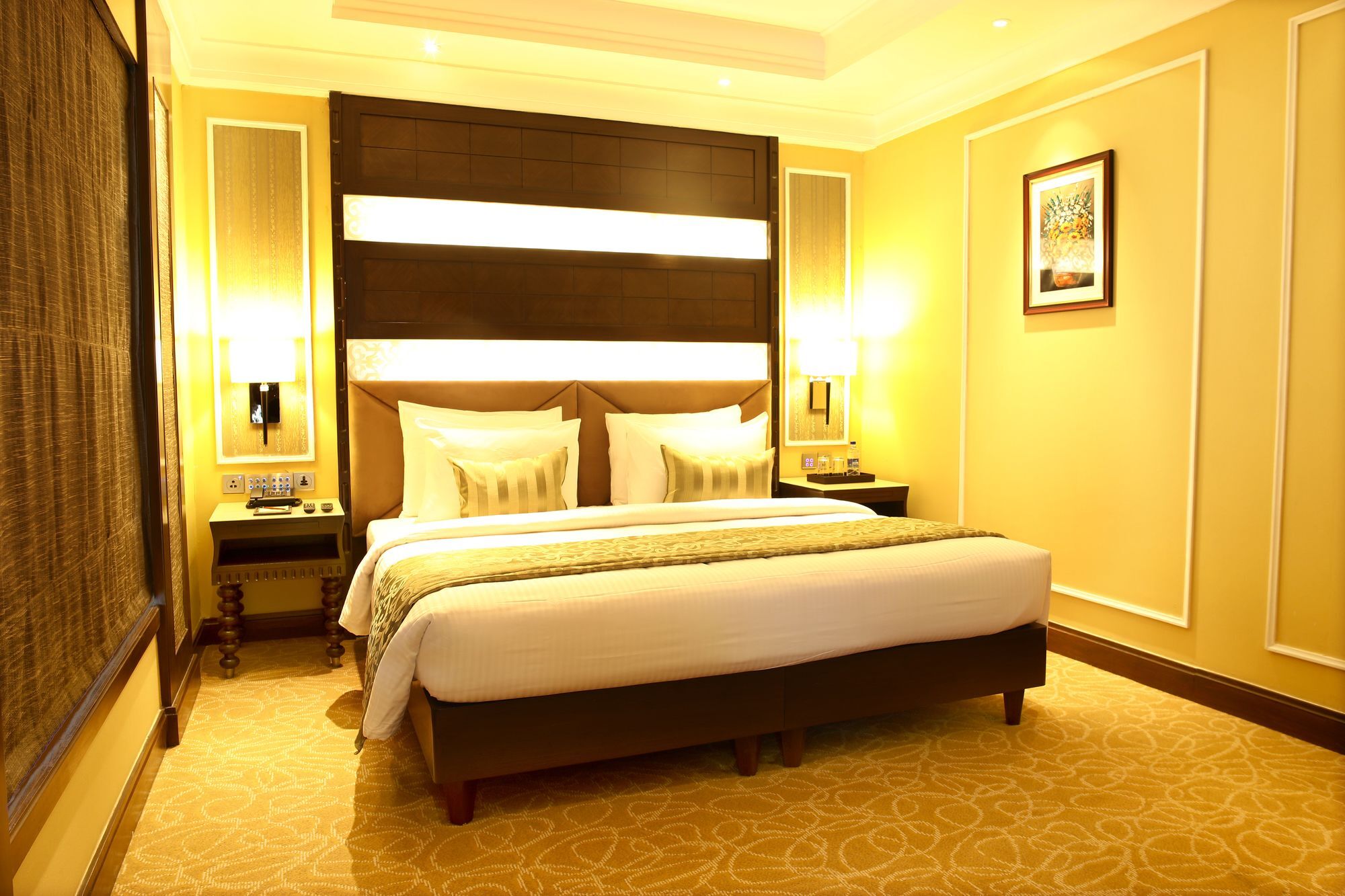 Ramada Plaza Chennai Otel Dış mekan fotoğraf A bedroom at the Taj Bengal